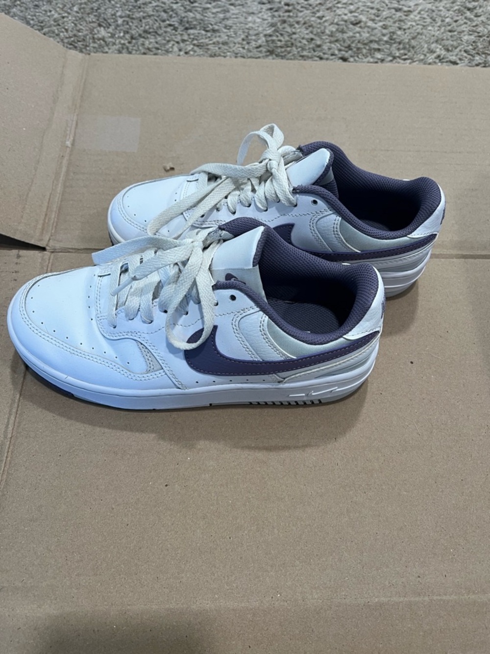 Nike Gamma Force in the White and Daybreak purple colorway size women’s 7